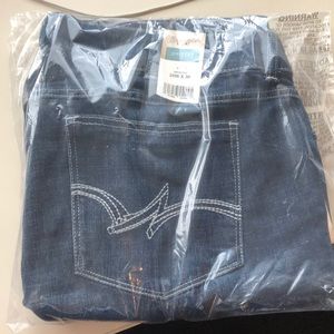 In package Wrangler Boot Cut women’s jeans